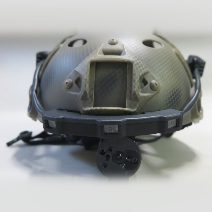 Headset X-Tag NVG, con i sensori sotto l'attacco del visore notturno